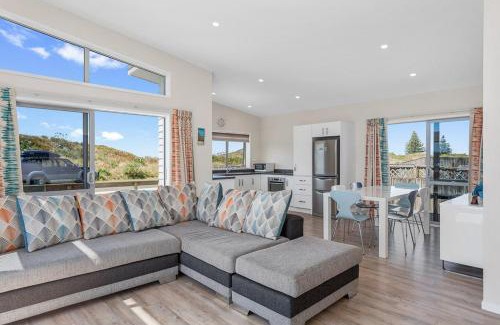 Ohope House | Beach Retreat - Ohope Holiday Home
