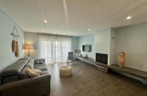 Torres Vedras Apartment | Beach Retreat