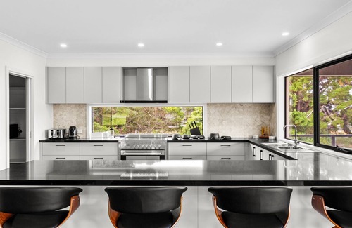Rhyll House | Beach Road Bliss in Rhyll