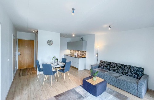 Beach Area Apartment | Beach Side Apartment with a Balcony