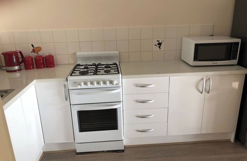 Semaphore Park Apartment | Beach side holiday unit