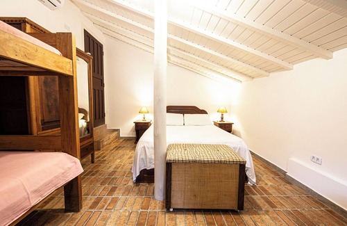 Camburi House | Beach + stream house with natural pool