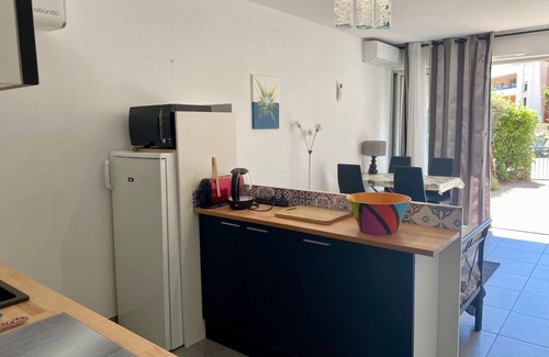 Meze Apartment | Beach Studio, Garden, AC, 2-Min Walk to Thau Lagoon, Parking, Quiet Area