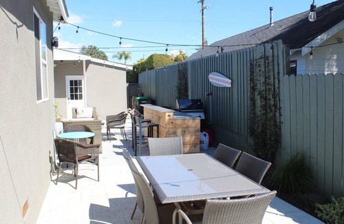 Downtown House | Beach Style Bungalow Disney/Knotts /Newport Beach1.2 mile to ocean.