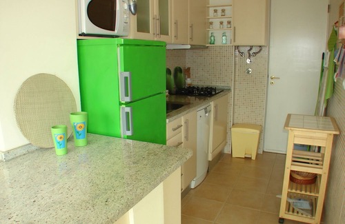 Costa de Caparica Apartment | Beach, Surf and Lisbon. Enjoyable apartment with WiFi in Costa da Caparica.