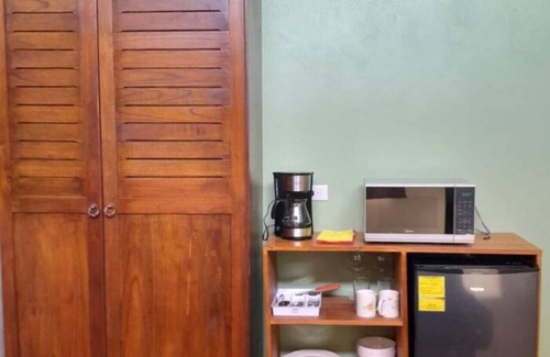 Central Pacific Coast House | Beach Townhouse A/C Jaguar (Kitchenette +)