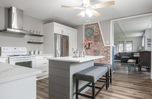 Waverly Beach House | Beach & Trail Escape on Edgemere-Quiet Family Home