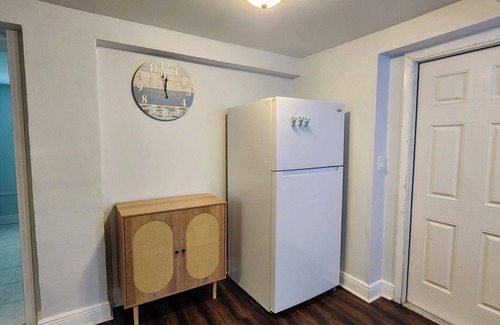 St. Petersburg - Clearwater House | Beach Vibes 2-bedroom house 1 bath. with AC, WiFi in delightful St. Petersburg