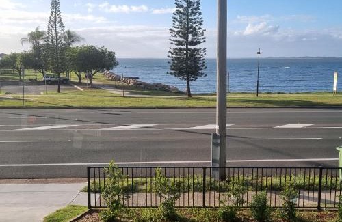 Clontarf House | Beach View Cottage
