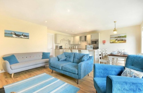 Beadnell Cottage | BEACH WALK, pet friendly, country holiday cottage in Beadnell