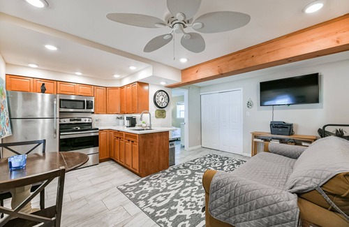 Acapulco Village House | Beach Waves B- Relax at the Beach Nearby, Dog Friendly