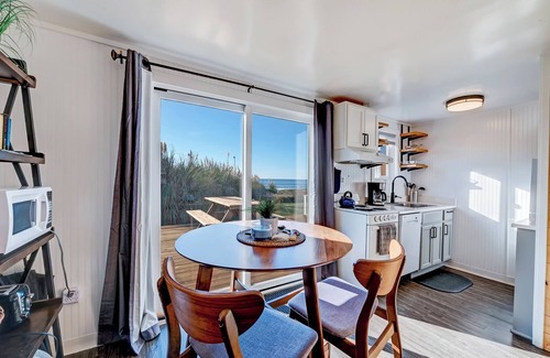 Oregon Coast Apartment | Beachcomber: Beachfront Escape Unit #1
