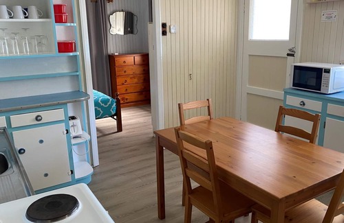 Traviston House | Beachcomber - Burrum Heads - Riverfront - 2BR - Pets Welcome