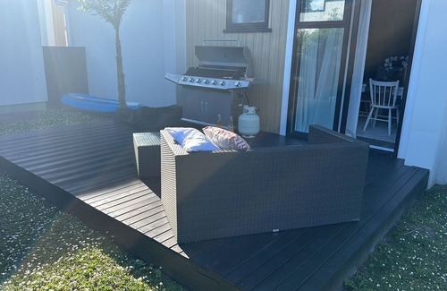 Orewa Apartment | Beachcomber Orewa 200m from Bars and Restaurants across the road from the beach
