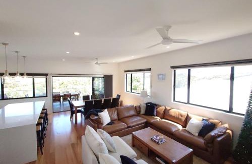 Smiths Beach House | Beachcomber Sunset