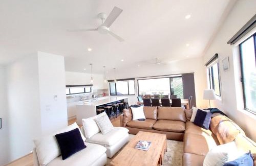 Smiths Beach House | Beachcomber Sunset