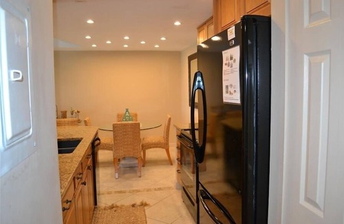 Longboat Key Condo | Beachcomber unit 204