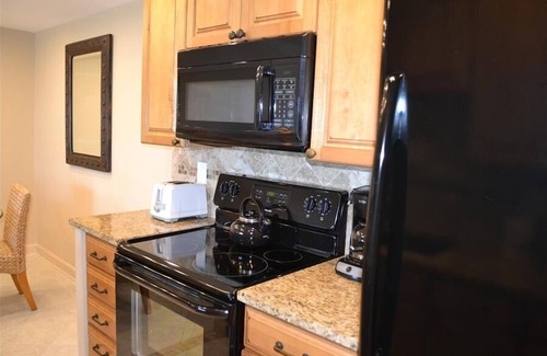 Longboat Key Condo | Beachcomber unit 204