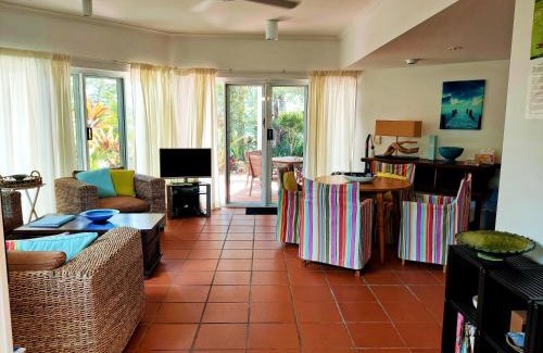 Wongaling Beach Apartment | Beaches Apt 2