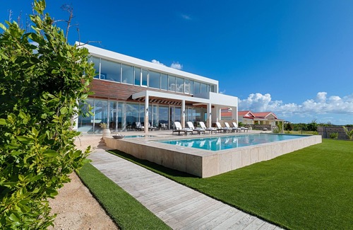 Blowing Point Villa | Beaches Edge - Oceanfont Villa with Pool and Hot Tub