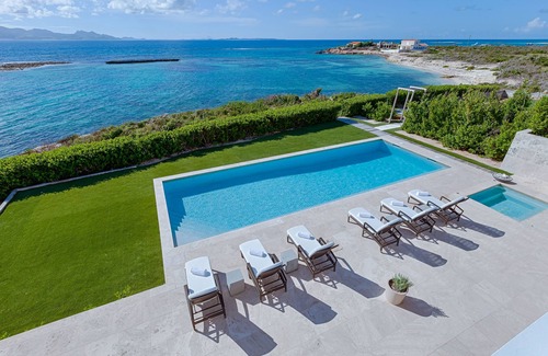 Blowing Point Villa | Beaches Edge - Oceanfont Villa with Pool and Hot Tub