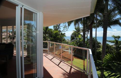 Wongaling Beach Apartment | Beaches No 6 - Beachfront Views