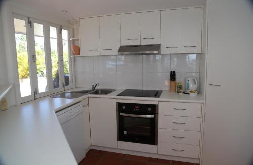 Wongaling Beach Apartment | Beaches No 6 - Beachfront Views