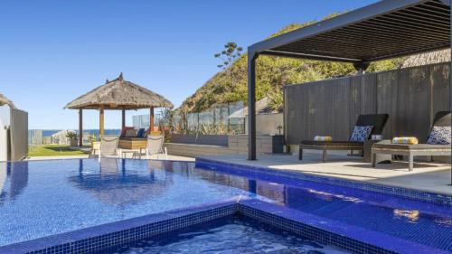 Sapphire Beach House | Beachfront #12 - Direct Beach Access, Pet Friendly, 5Bed 4Bath