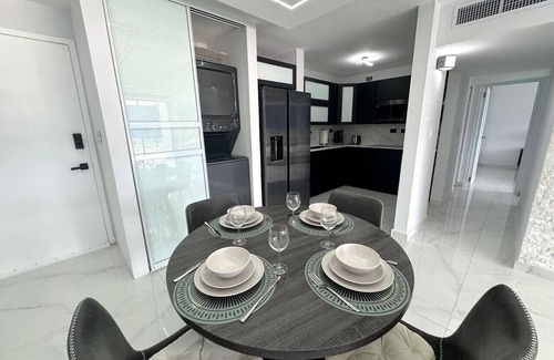 Isla Verde Apartment | Beachfront 2 Bdrm ~ Walk to Eat ~ W/D ~ King Bed