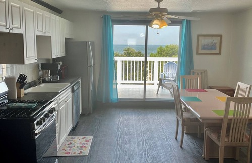 Bayview Apartment | Beachfront 2 Bed/1 Bath Apartment with Amazing View!