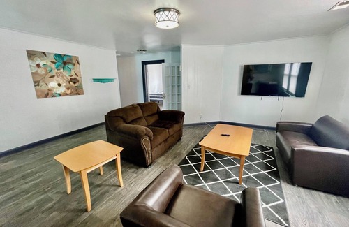 Bayview Apartment | Beachfront 2 Bed/1 Bath Apartment with Amazing View!