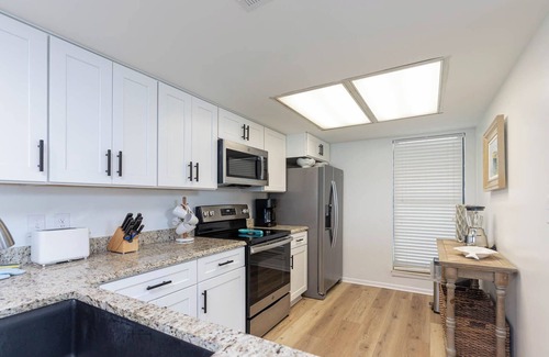 Orange Beach East Condo | Beachfront 2BR Condo Wind Drift!