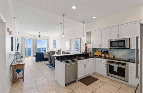 Pensacola Beach Condo | Beachfront 2BR with stunning Gulf Views!