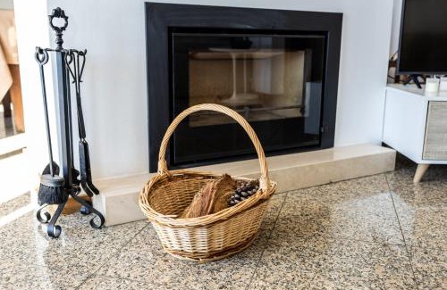 Sao Martinho do Porto Apartment | Beachfront 3bdr apt on Marginal Boulevard