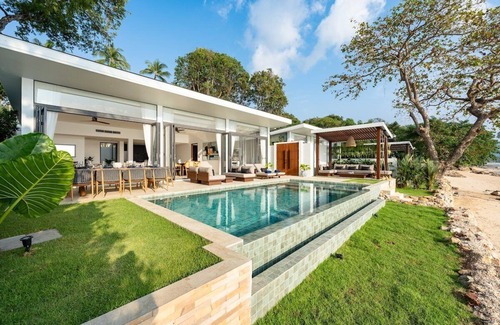 Na Thon Villa | Beachfront 4BR Sunset Villa w/Staff & Saltwater Infinity Pool