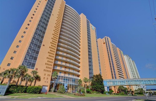 West Panama City Beach Condo | Beachfront, 4th Floor at SPLASH! FREE Beach Chairs & Umbrella Included!
