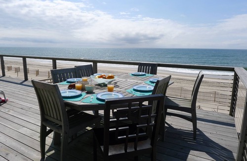 Ocean Bay Park House | Beachfront 5-bedroom vacation home, 15-minute walk to Ocean Beach