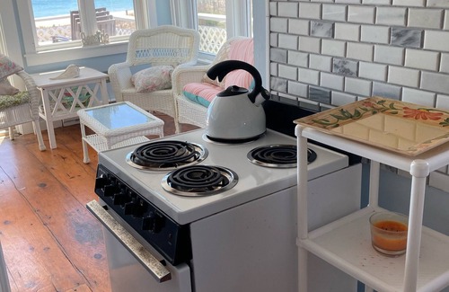 Charlestown Cottage | Beachfront 6-bedroom cottage, Step right onto the beach! 30 min. to Newport.