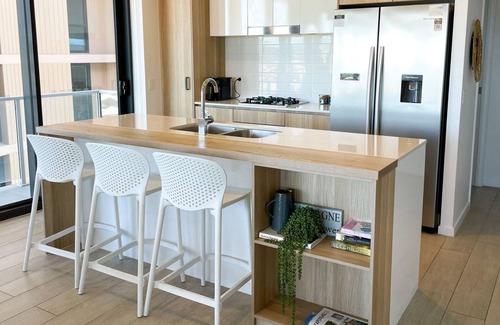 Palm Beach Apartment | Beachfront Access & Rooftop Pool Views 2BR