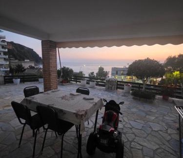 Himare Apartment | Beachfront