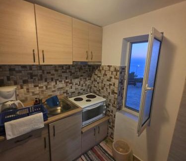 Himare Apartment | Beachfront
