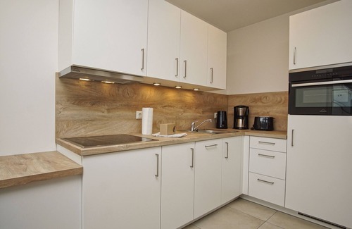 Lobbe Apartment | Beachfront apartment with terrace, use of swimming pool and sauna - Rex Rugia apartment 12-4