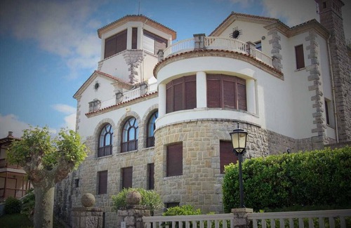 Comillas Apartment | Beachfront apartment with garden in Comillas