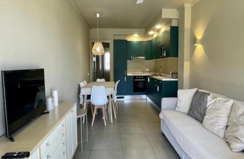 Els Griells Apartment | Beachfront Apartment in Costa Brava with Pool