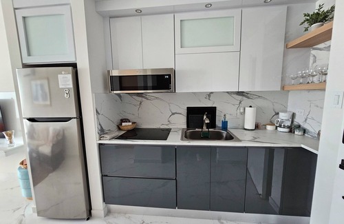 Isla Verde Apartment | Beachfront apt w/2 beds in Isla Verde. 2-5 minute walk to restaurants & shops!