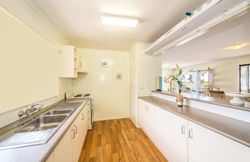 Woorim Apartment | Beachfront at Bribie