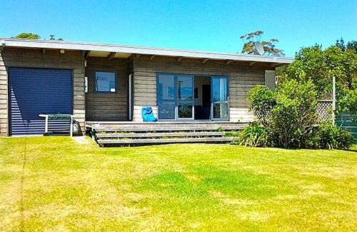 Rings Beach House | Beachfront Bach - Rings Beach Bach