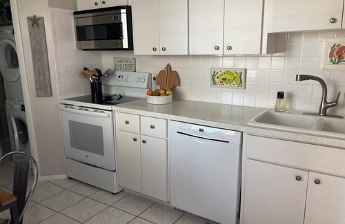 Sarasota Condo | Beachfront Bliss at Lido Key - Three Month Seasonal stay now available for 2026