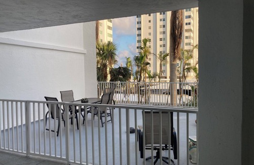 Sarasota Condo | Beachfront Bliss at Lido Key - Three Month Seasonal stay now available for 2026