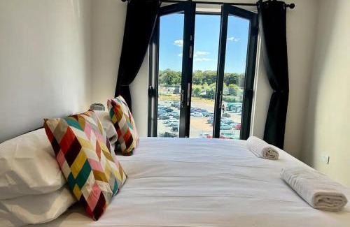 Margate Apartment | Beachfront Bliss Margate With Sea Views Sleeps 7